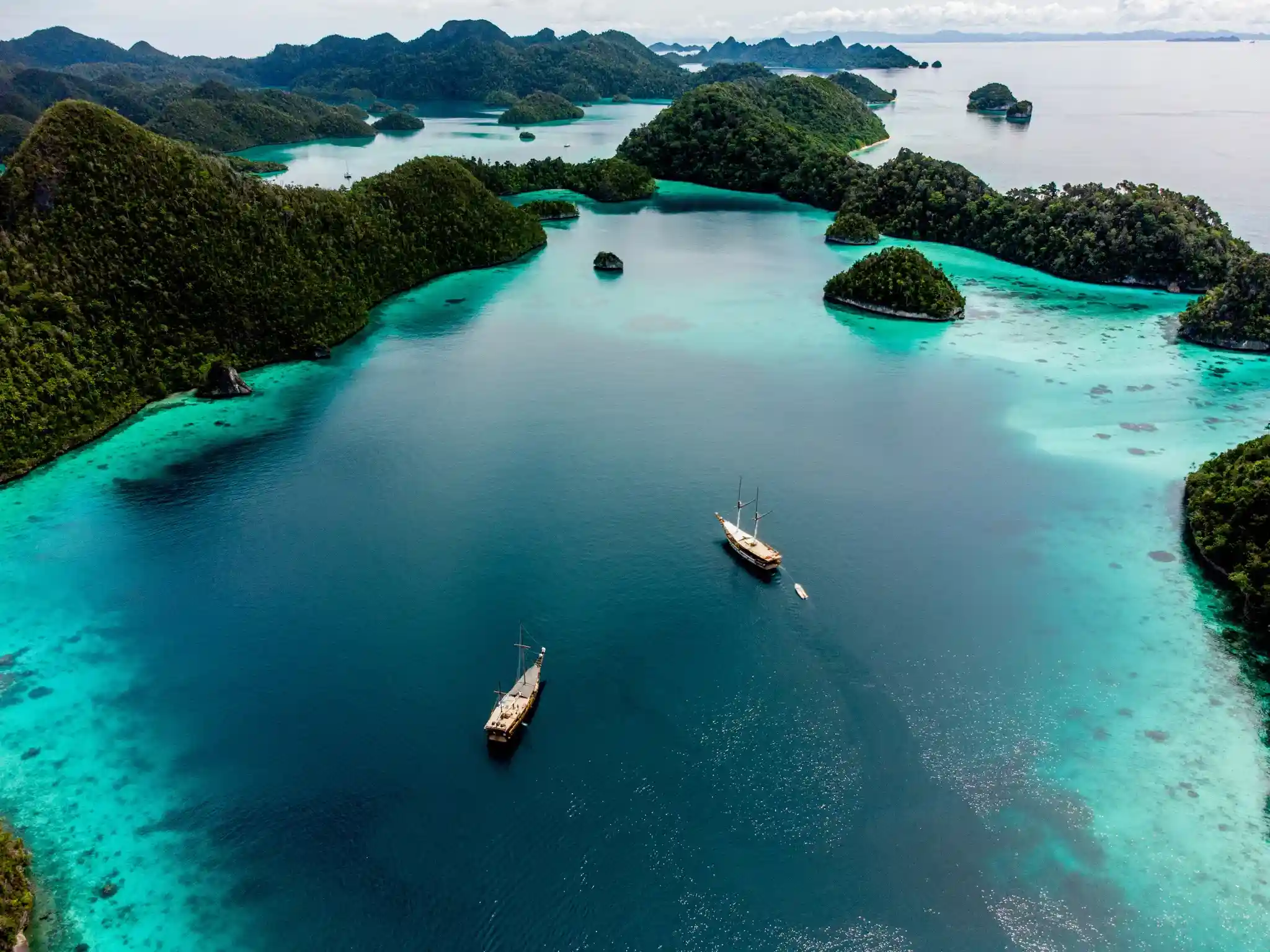 Open Trip Raja Ampat by Komodo Luxury