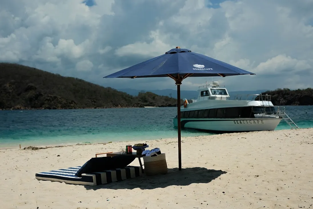 Open Trip Weekday Package by Komodo Luxury