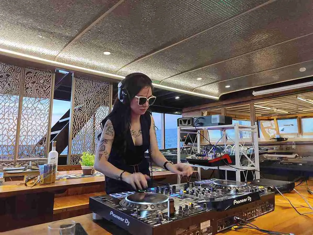 Komodo Boat Party | Komodo National Park, Komodo Island, Labuan Bajo | Komodo Luxury